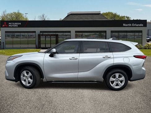 Used 2020 Toyota Highlander L image 2