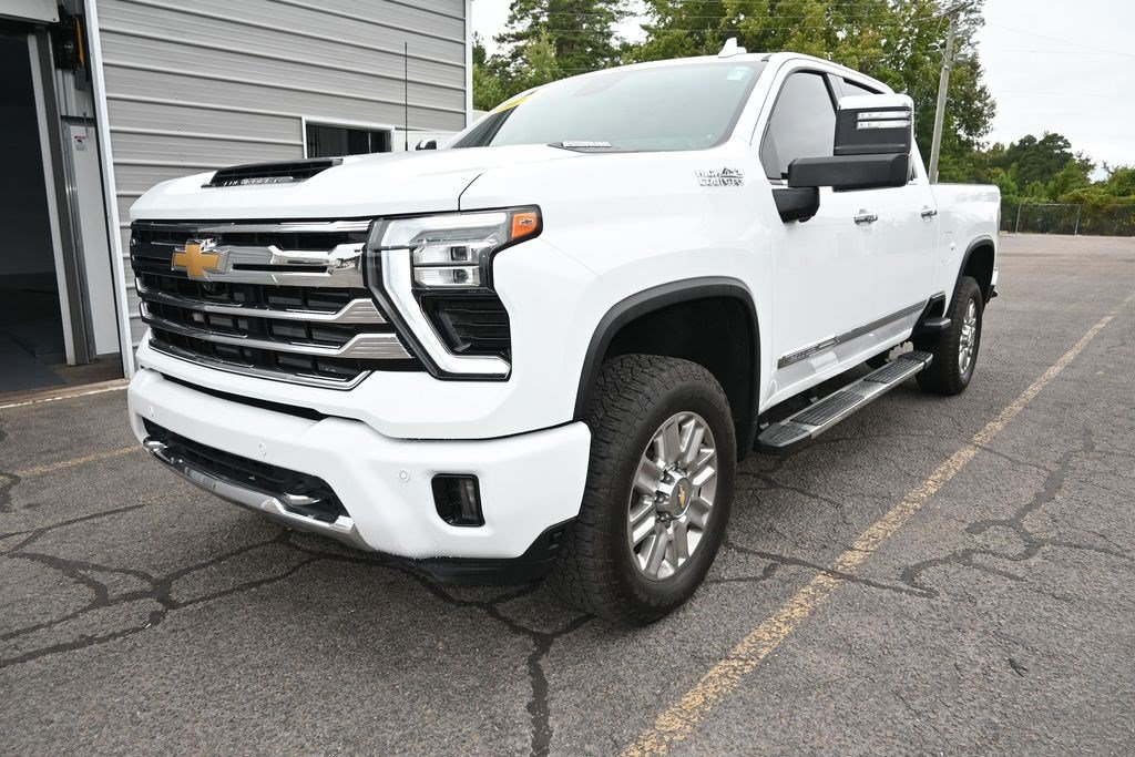 Used 2024 Chevrolet Silverado 2500 High Country w/ High Country Premium Package AWD/4WD image 40