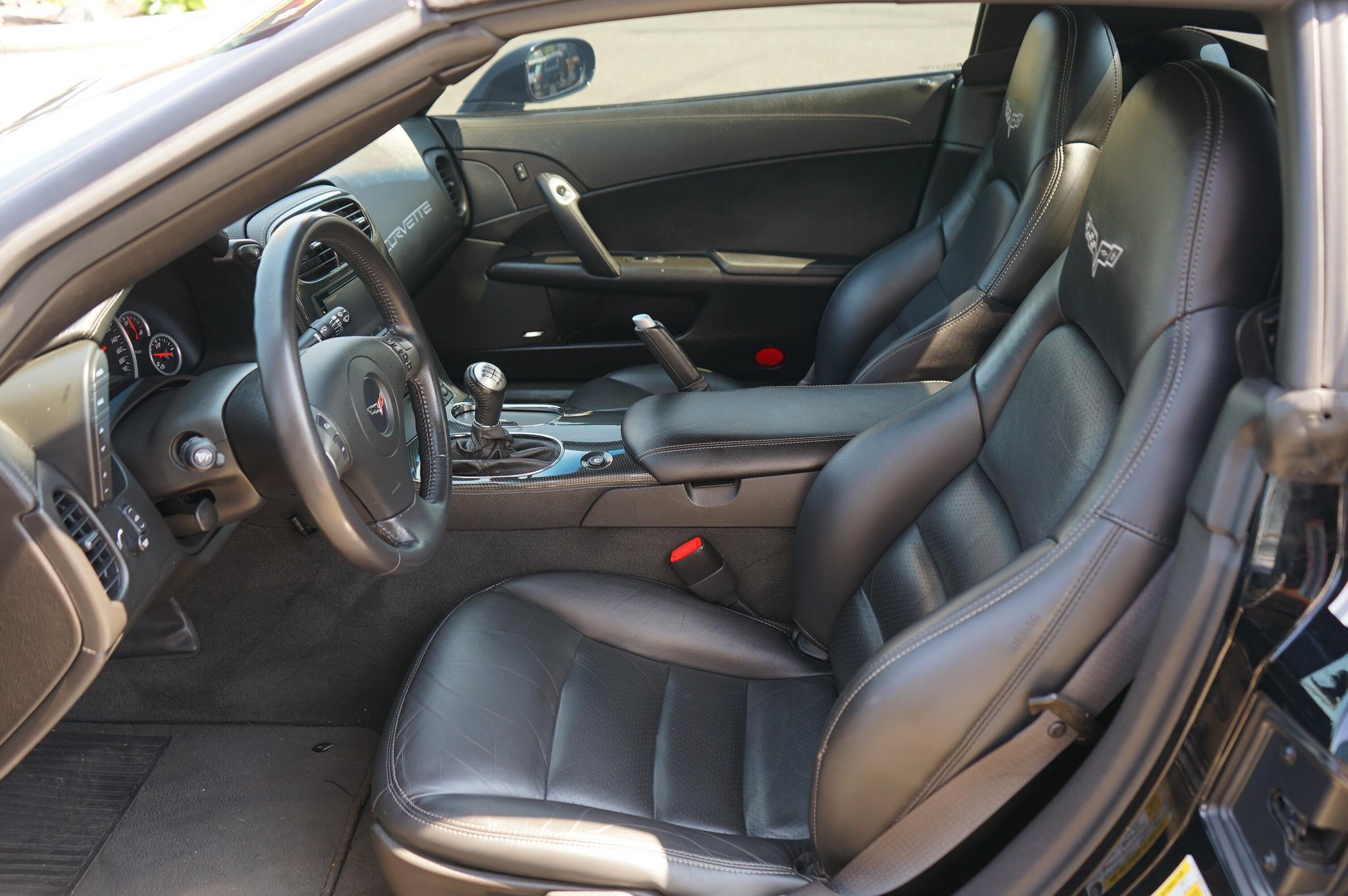 Used 2010 Chevrolet Corvette Grand Sport w/ Preferred Equipment Group RWD image 17