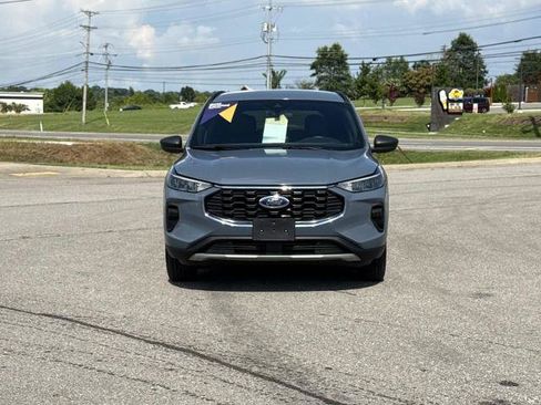 Certified 2025 Ford Escape ST-Line FWD image 2