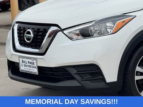 Used 2018 Nissan Kicks SV FWD image 5