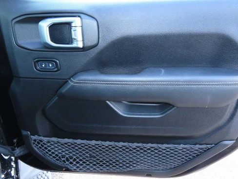 Used 2023 Jeep Gladiator Overland w/ Popular Equipment Package image 21