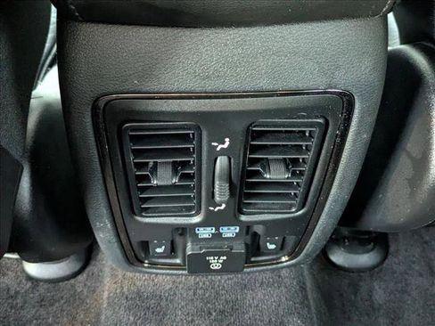 Used 2018 Jeep Grand Cherokee High Altitude image 19