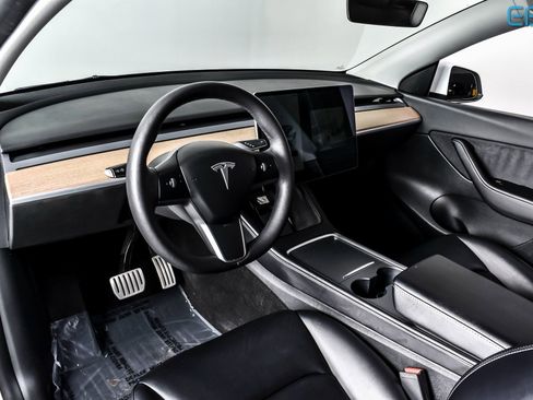 Used 2022 Tesla Model Y Performance image 15