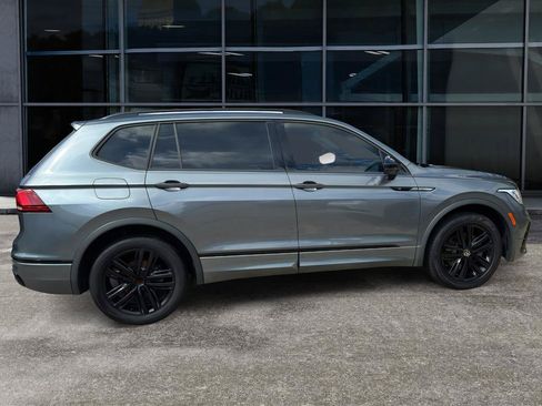Used 2022 Volkswagen Tiguan SE R-Line FWD image 8