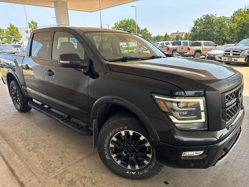Used 2021 Nissan Titan PRO-4X w/ Pro-4x Convenience Package AWD/4WD image 1
