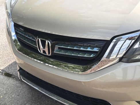 Used 2015 Honda Accord EX-L image 29