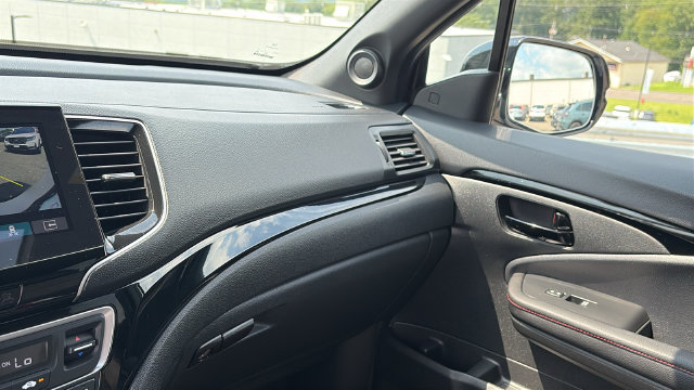 Used 2025 Honda Passport Black Edition image 21