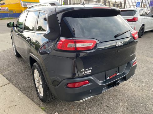 Used 2016 Jeep Cherokee Limited w/ Trailer Tow Group AWD/4WD image 2
