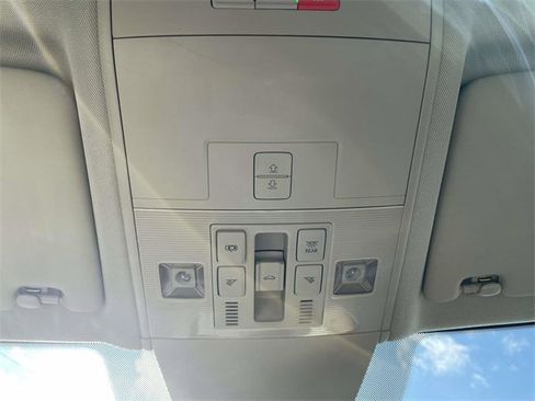 Used 2021 Volkswagen Atlas SEL R-Line image 25