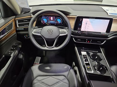 New 2026 Volkswagen Atlas SE FWD image 9