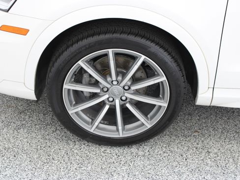 Used 2018 Audi Q3 2.0T Premium FWD image 11