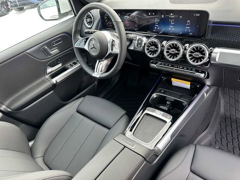 New 2026 Mercedes-Benz GLB 250 4MATIC image 11