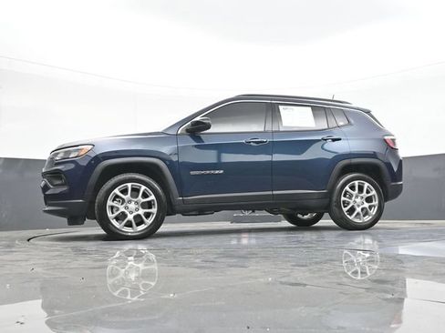 Used 2024 Jeep Compass Latitude AWD/4WD image 56