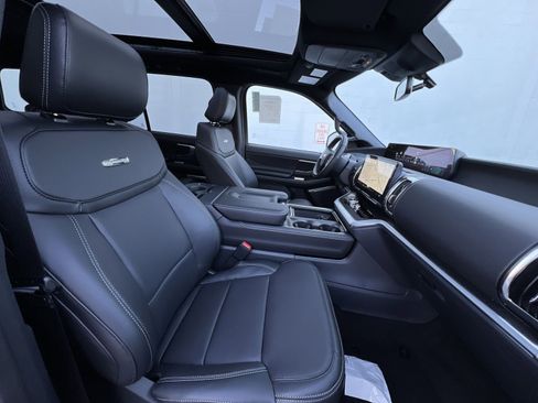 New 2025 Ford Expedition Platinum w/ Stealth Performance Package image 28