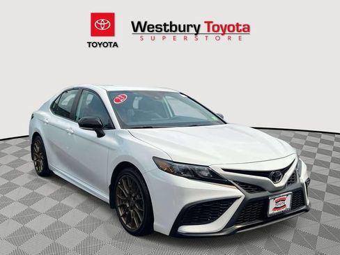 Used 2023 Toyota Camry SE AWD/4WD image 1