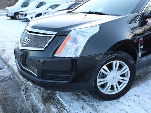 Used 2011 Cadillac SRX Luxury image 2