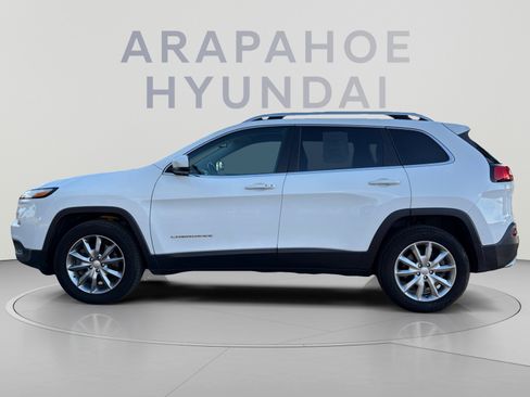 Used 2017 Jeep Cherokee Limited AWD/4WD image 2