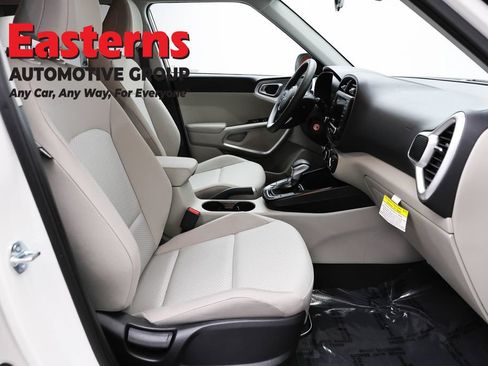 Used 2025 Kia Soul LX FWD image 23