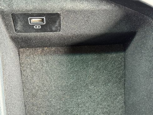 Used 2022 Genesis G70 2.0T image 30