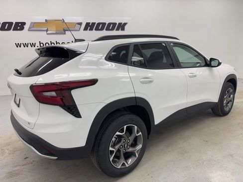 New 2026 Chevrolet Trax LT w/ Driver Confidence Package image 5