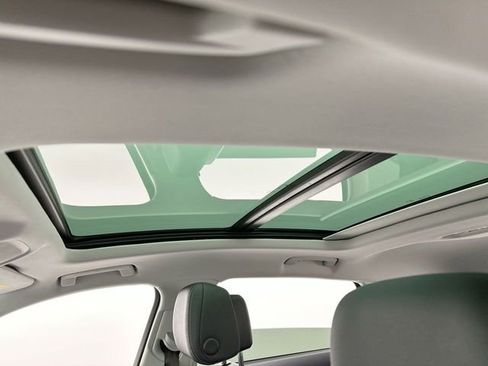 Certified 2024 Audi Q8 e-tron Premium image 22