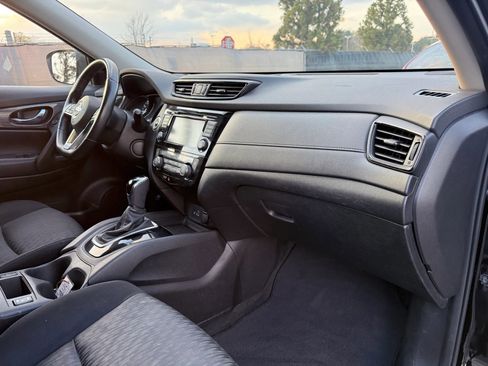 Used 2019 Nissan Rogue SV AWD/4WD image 19