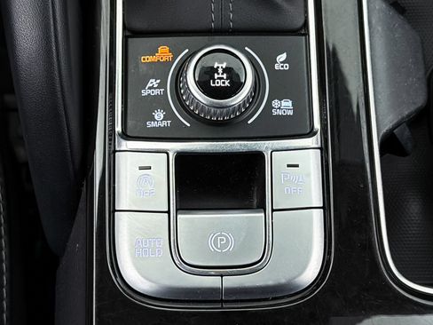 Used 2020 Kia Telluride LX AWD/4WD image 24