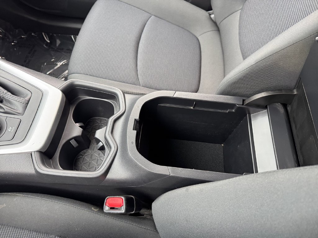 Used 2019 Toyota RAV4 LE w/ Carpet Mat Package AWD/4WD image 28