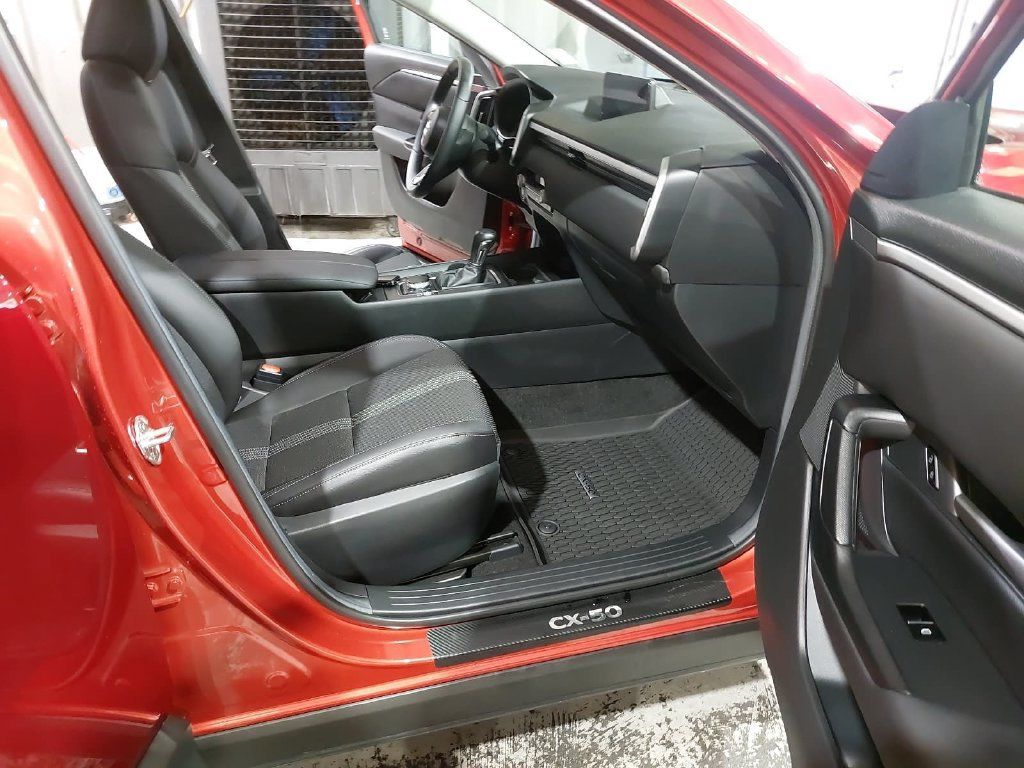Used 2025 MAZDA CX-50 AWD 2.5 S w/ Cargo Package image 10