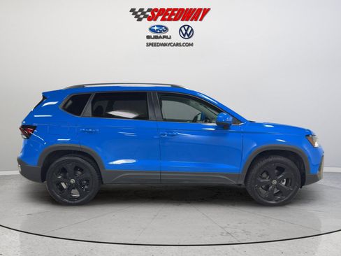 Certified 2025 Volkswagen Taos SEL AWD/4WD image 4