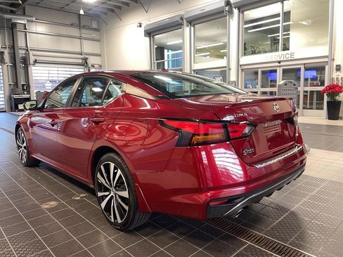 Used 2021 Nissan Altima 2.5 SR w/ SR Premium Package image 21
