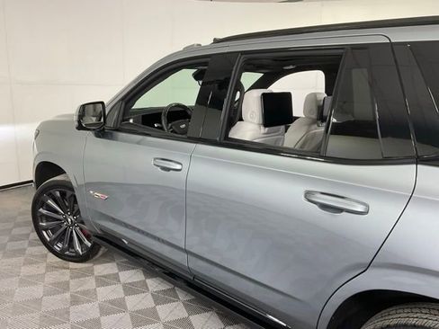 Used 2025 Cadillac Escalade V w/ LPO, Floor Liner Package image 32