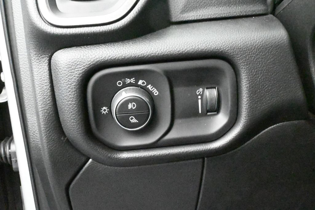 Used 2026 RAM 3500 Tradesman AWD/4WD image 16