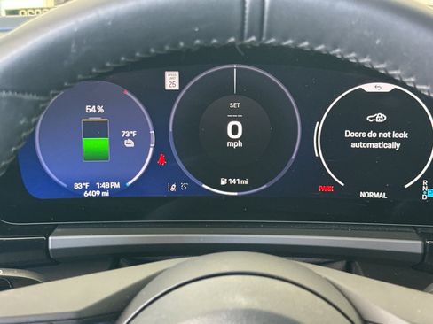 Certified 2025 Porsche Macan Electric RWD image 24