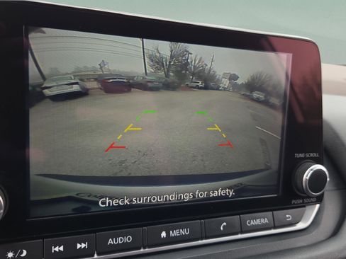 Used 2023 Nissan Rogue SV image 15