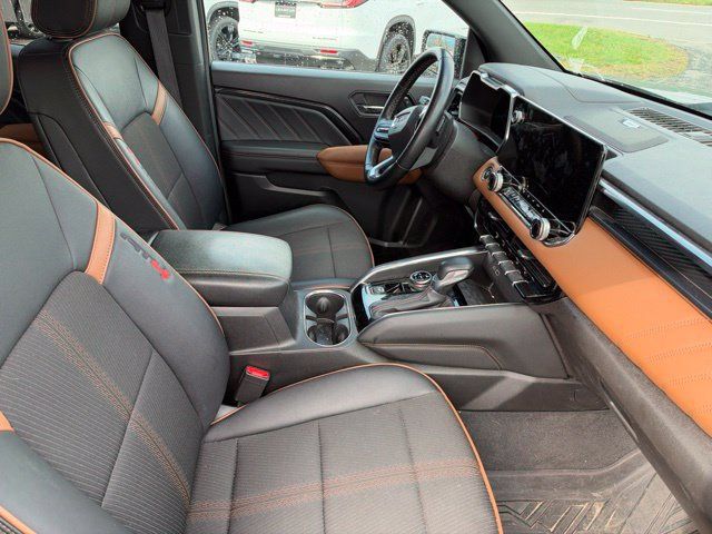 Used 2023 GMC Canyon AT4 w/ Canyon Safety Plus Package AWD/4WD image 12