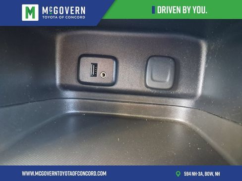 Used 2018 Chevrolet Equinox LT AWD/4WD image 25
