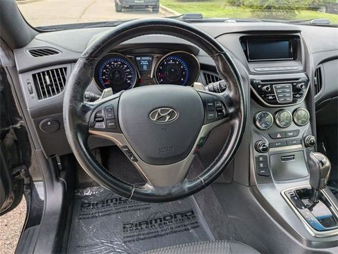 Used 2016 Hyundai Genesis 3.8 image 14