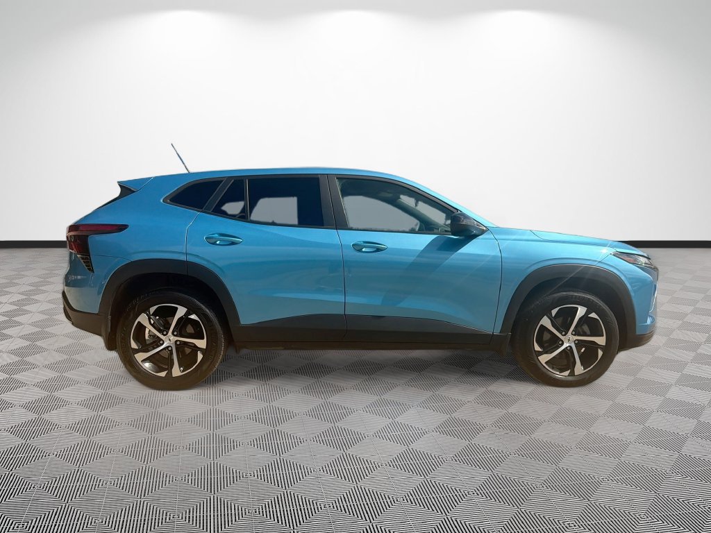 Used 2025 Chevrolet Trax RS w/ Driver Confidence Package FWD image 16