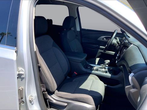 Used 2021 Chevrolet Traverse LT FWD image 8