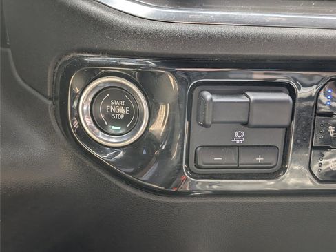 Used 2024 Chevrolet Silverado 2500 High Country w/ Technology Package image 19