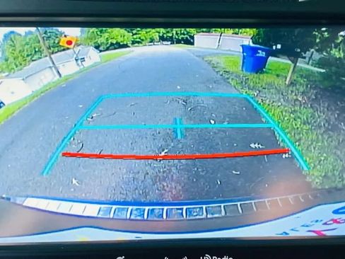 Used 2017 Toyota Highlander XLE w/ Carpet Mat Package AWD/4WD image 17