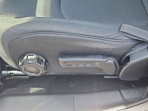 Used 2019 Jeep Wrangler Unlimited Sahara AWD/4WD image 19