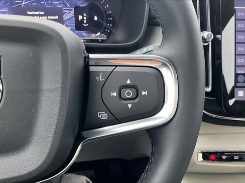 New 2026 Volvo XC40 B5 Plus w/ Protection Package Premier image 18