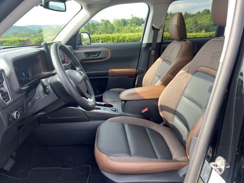 Used 2025 Ford Bronco Sport Outer Banks w/ Outer Banks Tech Package+ AWD/4WD image 11