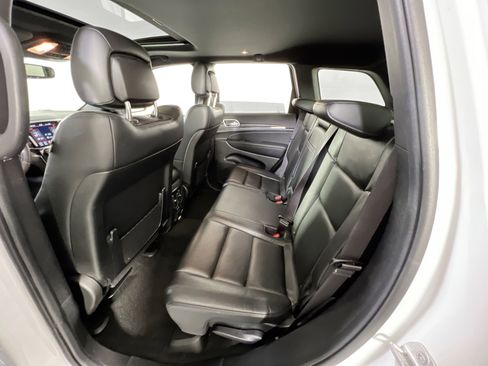 Used 2022 Jeep Grand Cherokee Limited image 24