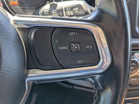 Used 2022 Jeep Wrangler Unlimited Sahara w/ Cold Weather Group AWD/4WD image 18