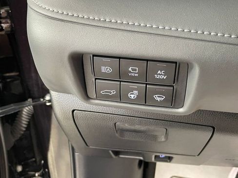 Used 2022 Toyota Highlander Platinum AWD/4WD image 16