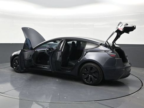 Used 2024 Tesla Model 3 Standard Range RWD image 31